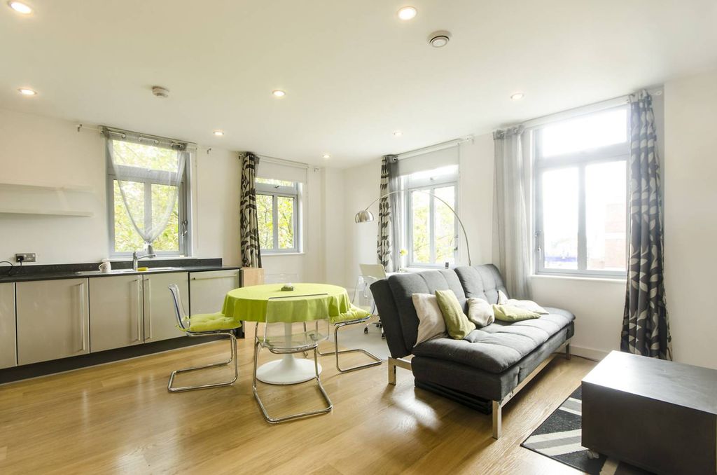 Property photo 1 of 6