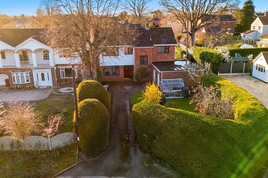 Property photo 2 of 28