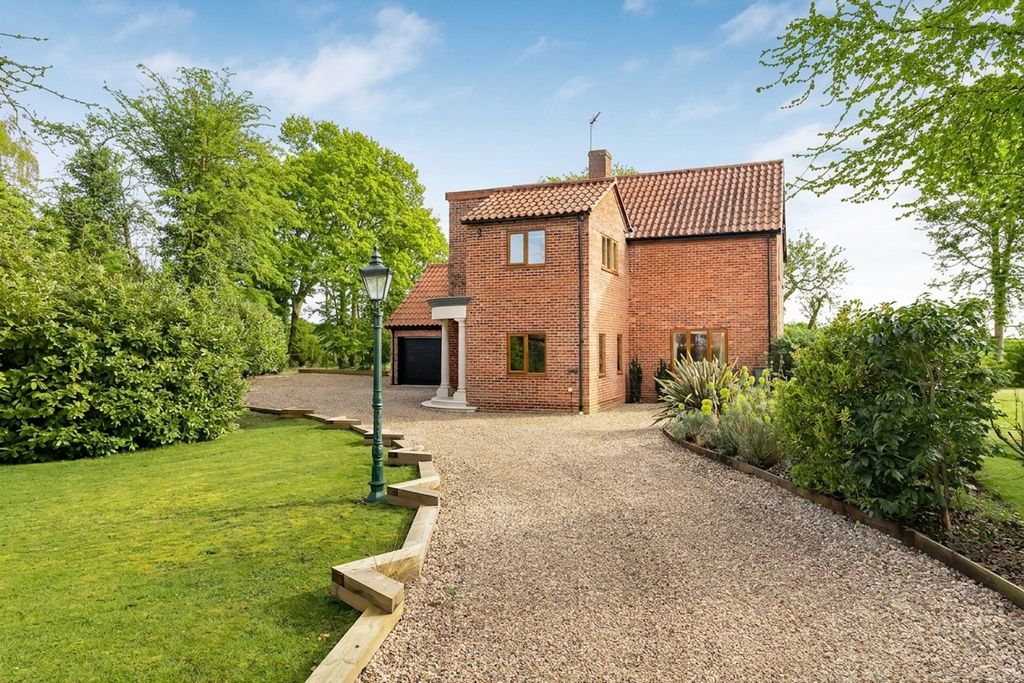 Property photo 3 of 38