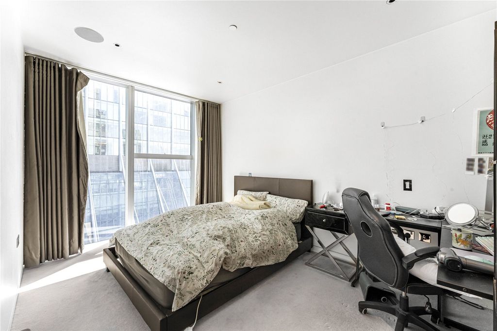 Property photo 3 of 13 Bedroom