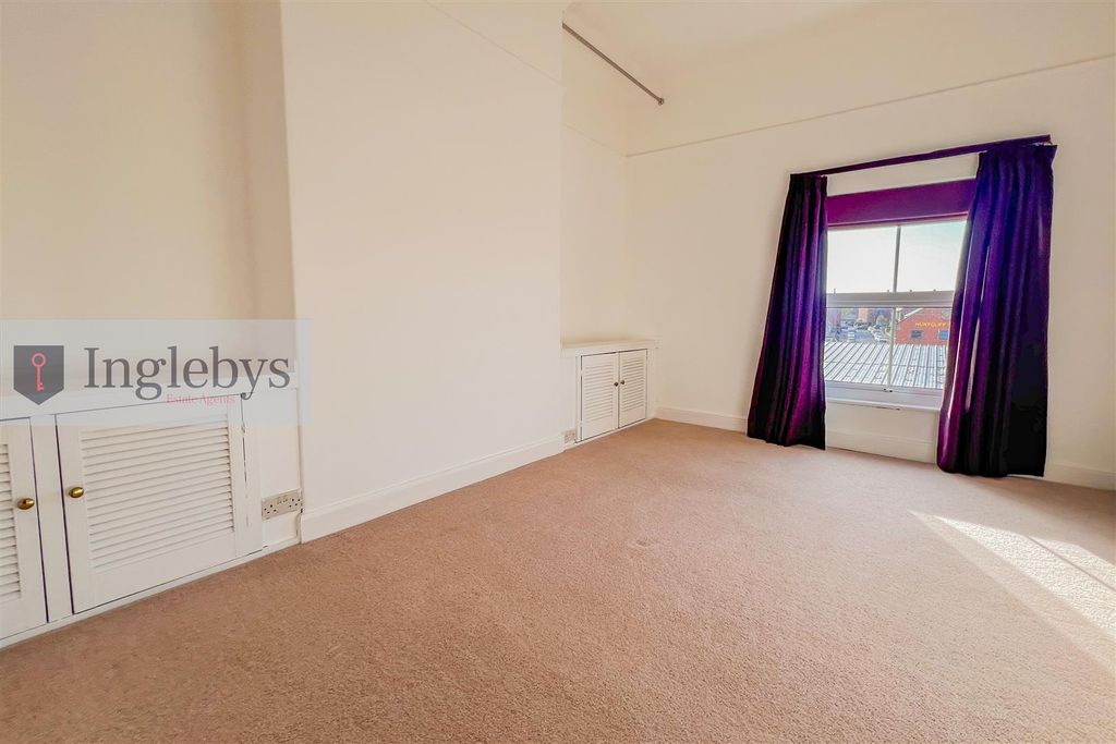 Property photo 3 of 6