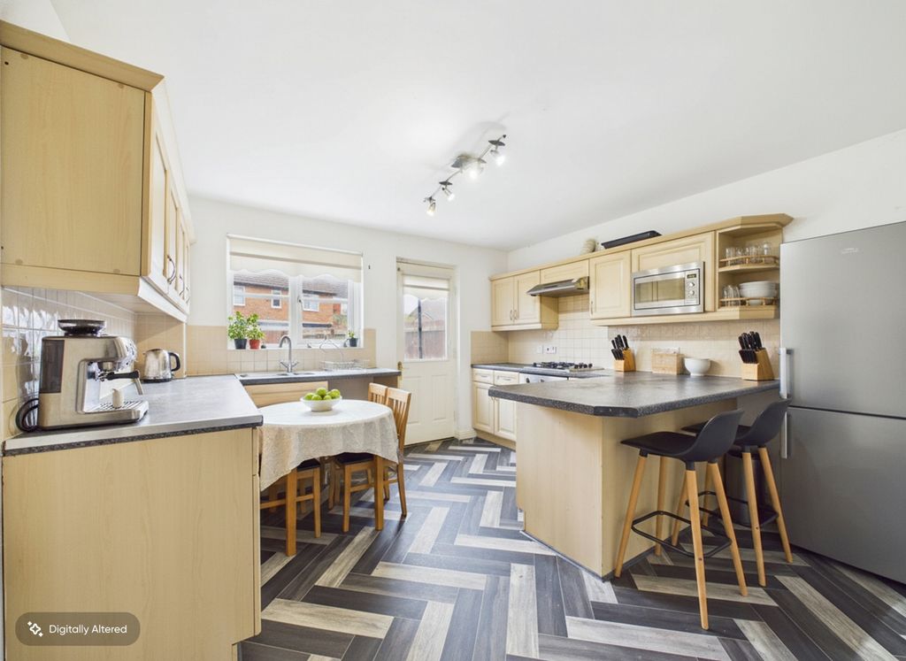 Property photo 3 of 32 Photo 2