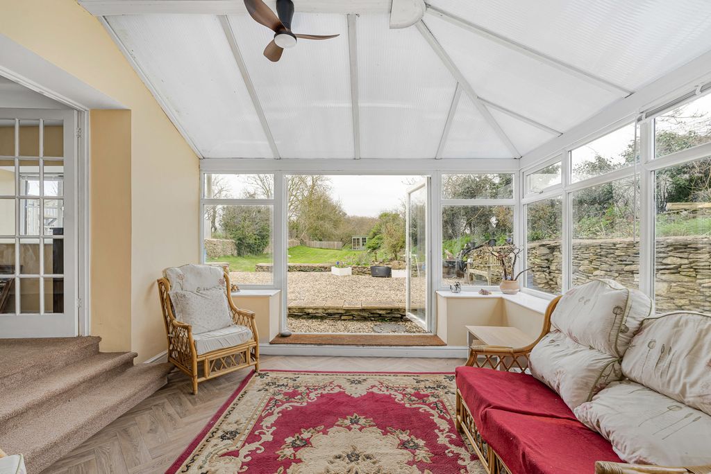 Property photo 3 of 20 Conservatory