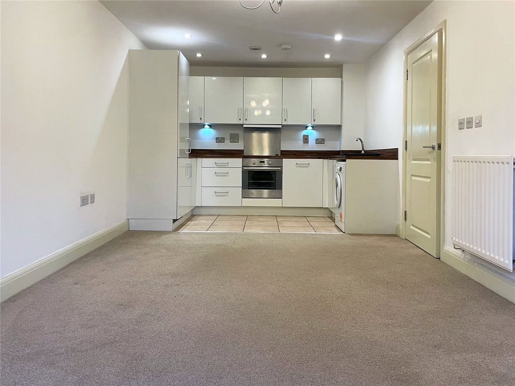 Property photo 2 of 11 Picture No. 13