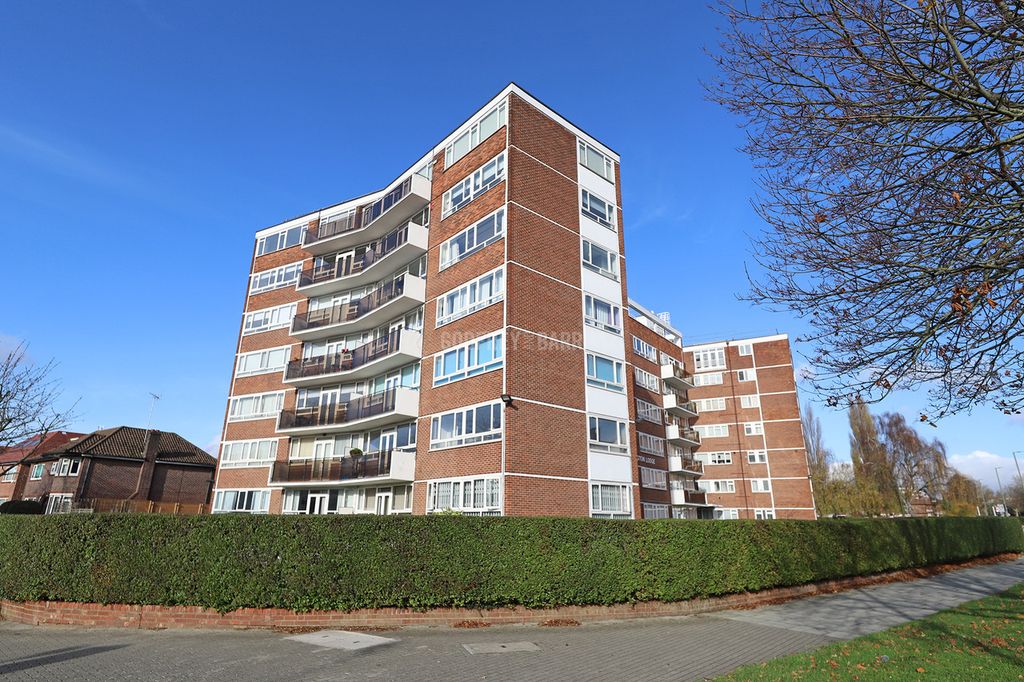 Property photo 2 of 14