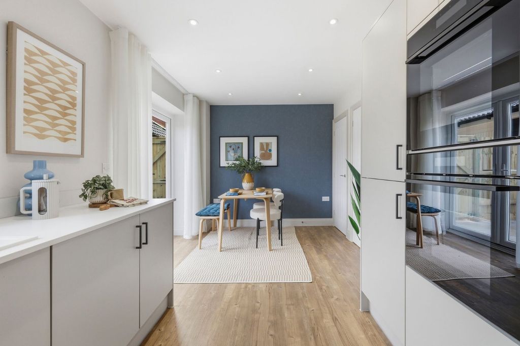 Property photo 3 of 19 Kitchen Dining