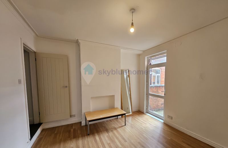 Property photo 3 of 17 Photo 16