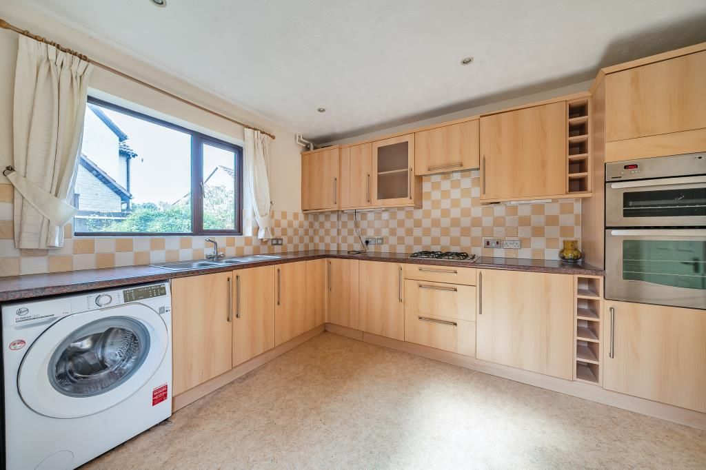 Property photo 2 of 21 Kitchen