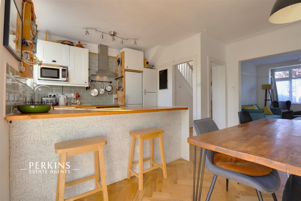 Property photo 2 of 14 Kitchen 2.Jpg