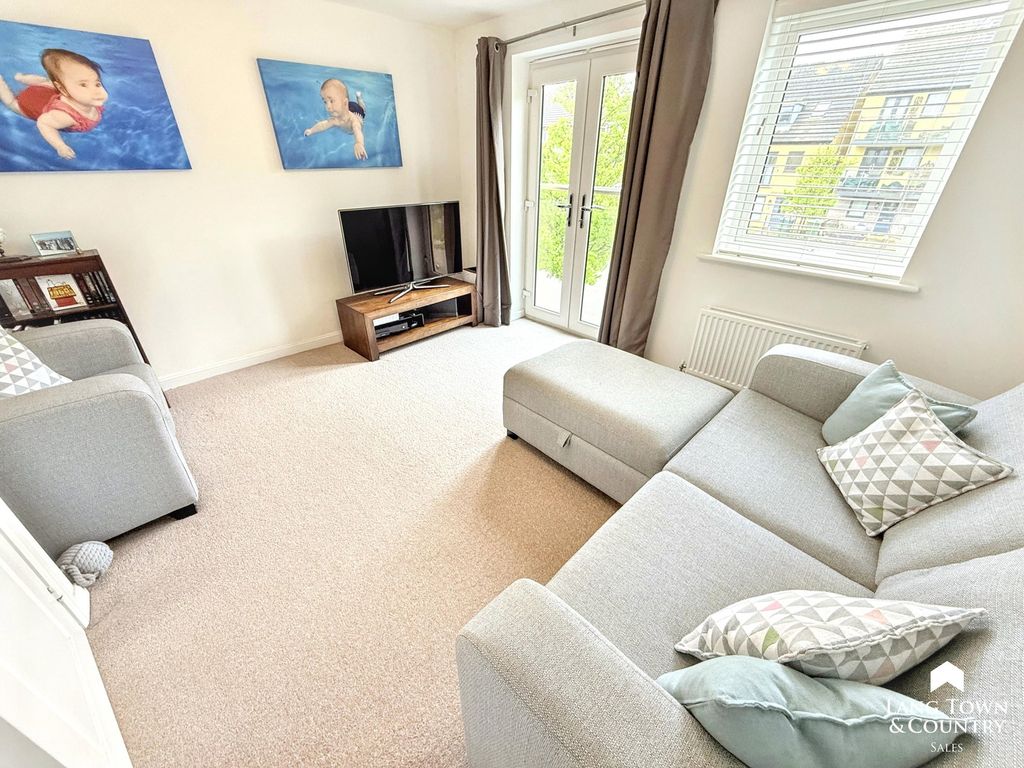 Property photo 2 of 9