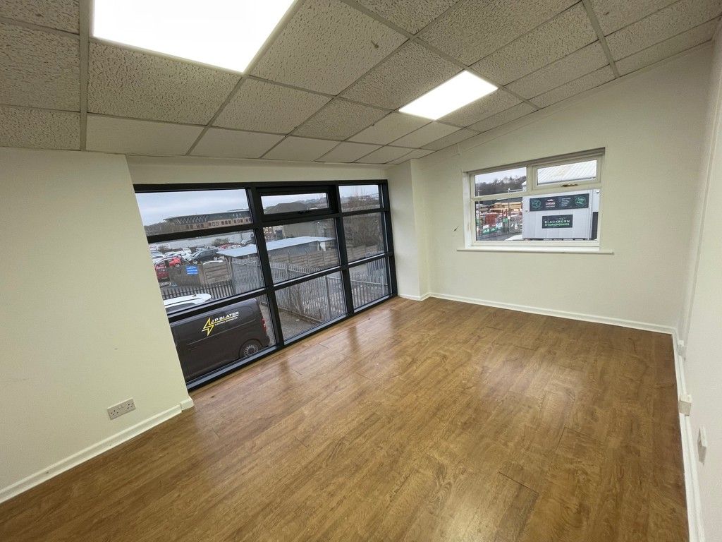 Property photo 3 of 12 Photo 14