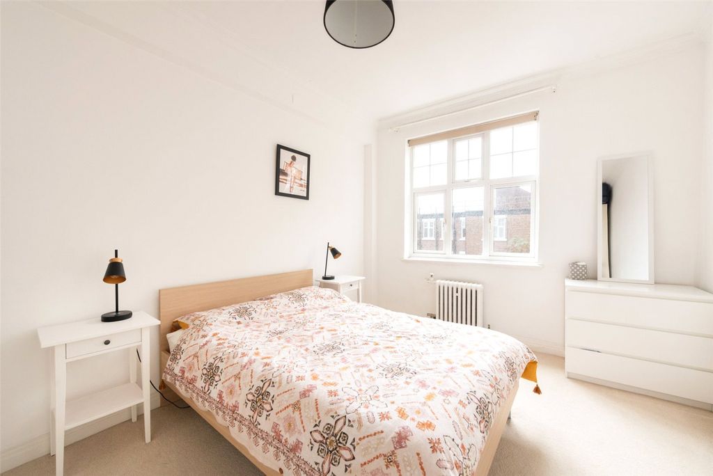 Property photo 3 of 10 Photo 09