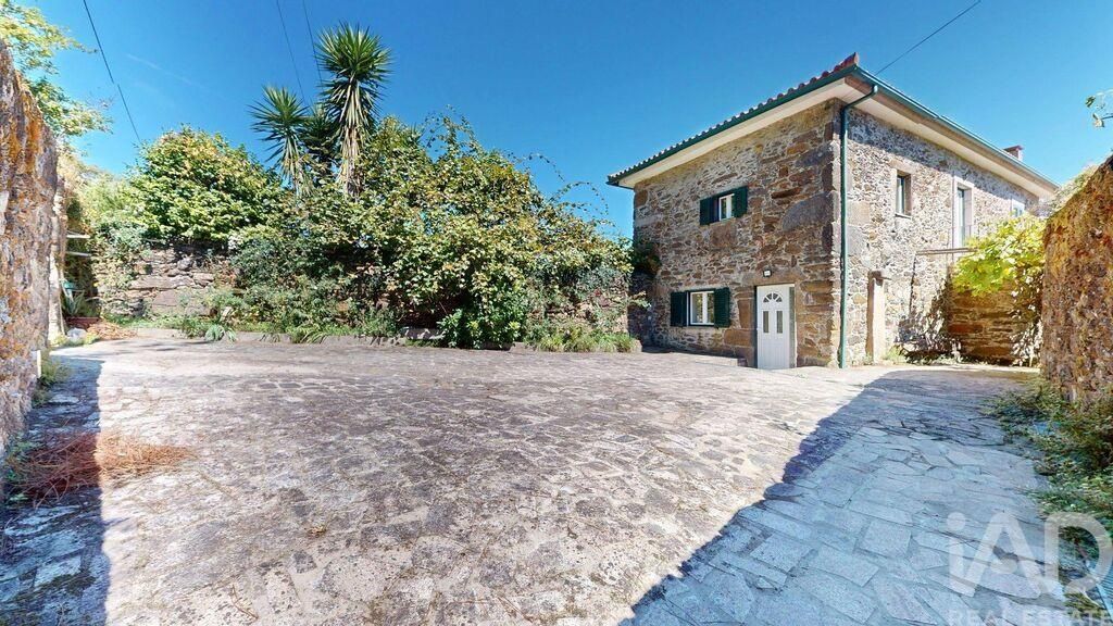 Property photo 3 of 40
