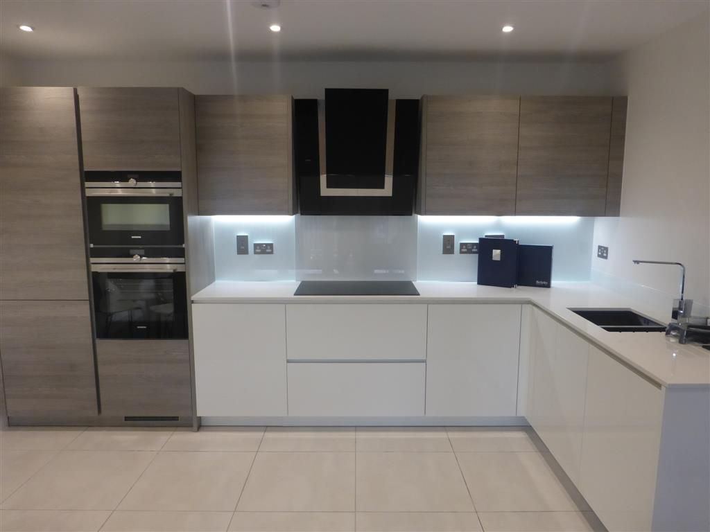 Property photo 1 of 11 Kitchen