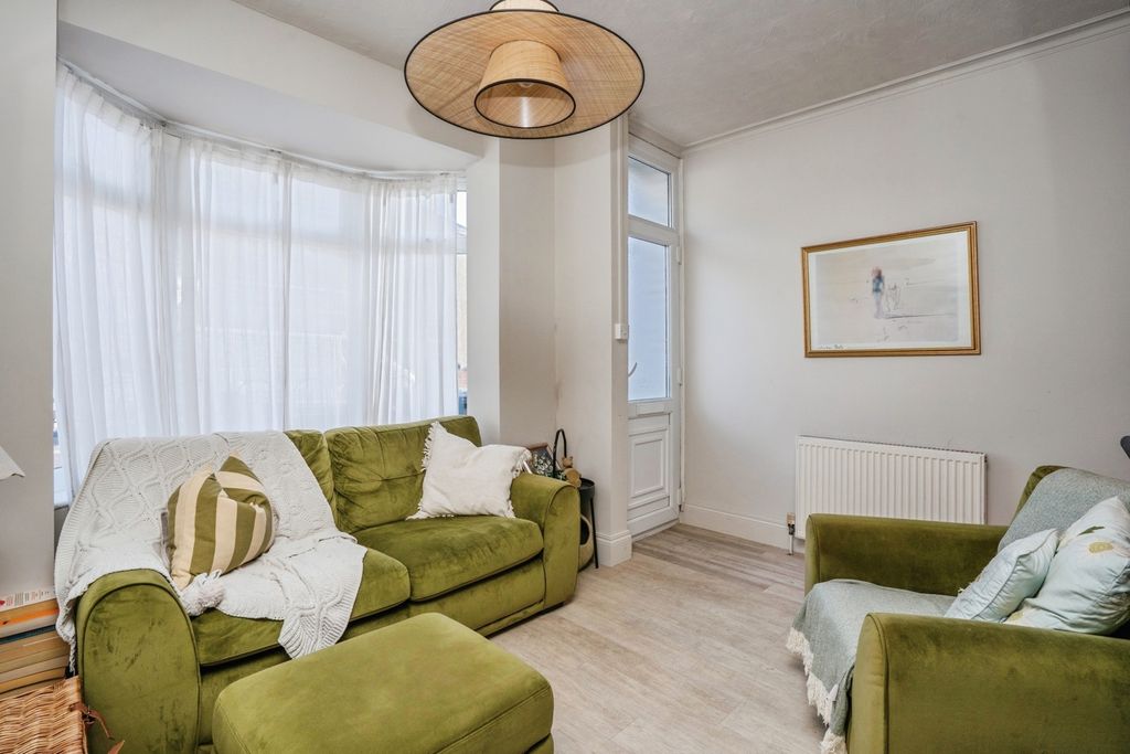 Property photo 2 of 20 Pbox-Img.Jpg