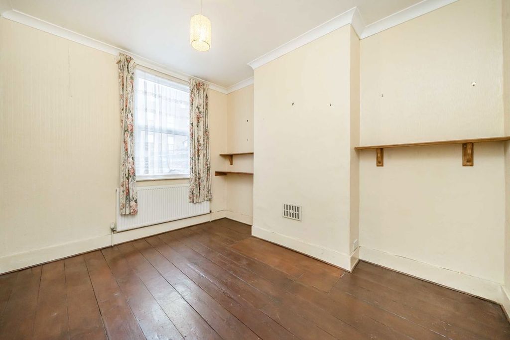 Property photo 3 of 7