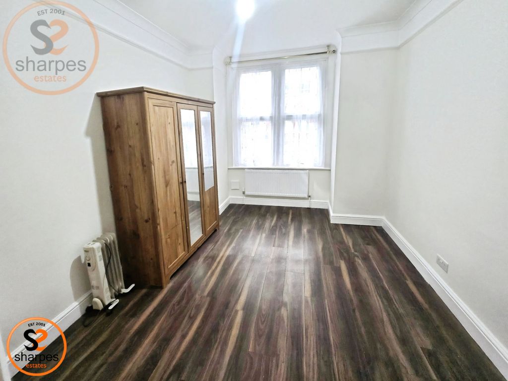 Property photo 3 of 11 40E1A5Eb-Aed5F78c-c8c4-4699-B048-c2B90Bc844Ea