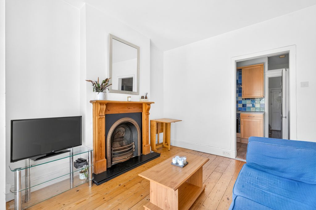 Property photo 3 of 11