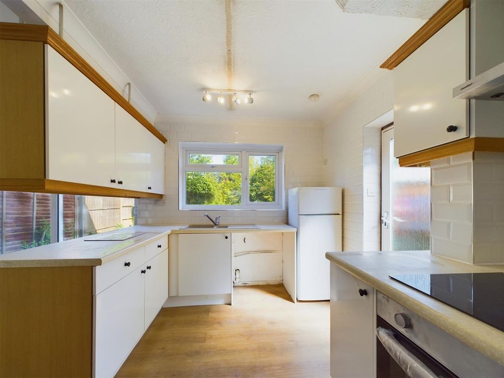 Property photo 2 of 20