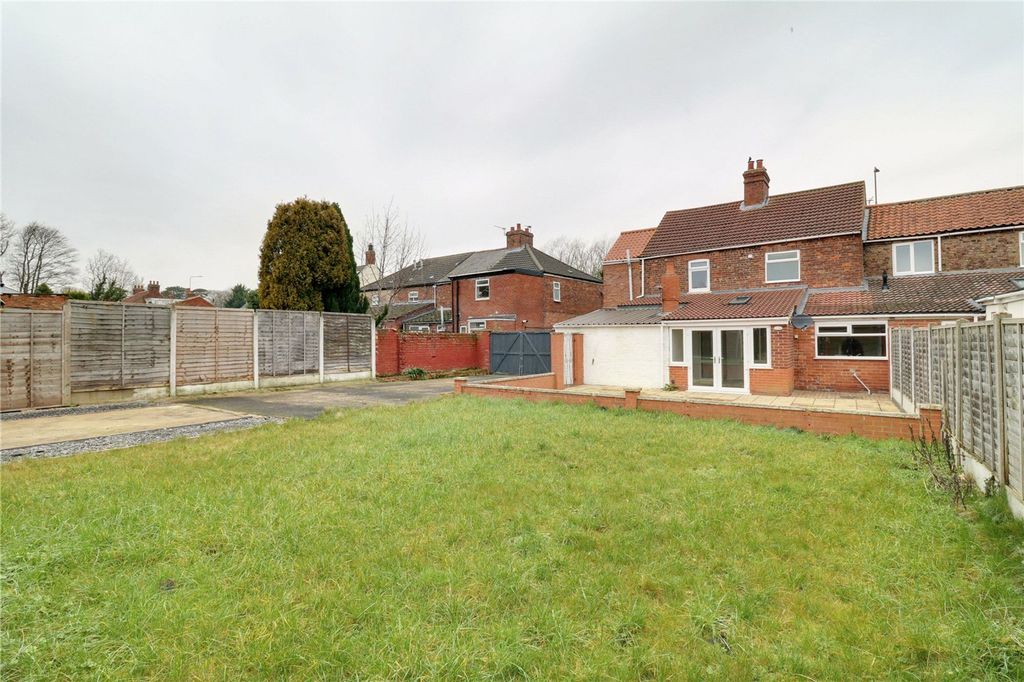 Property photo 2 of 29 Picture No. 24