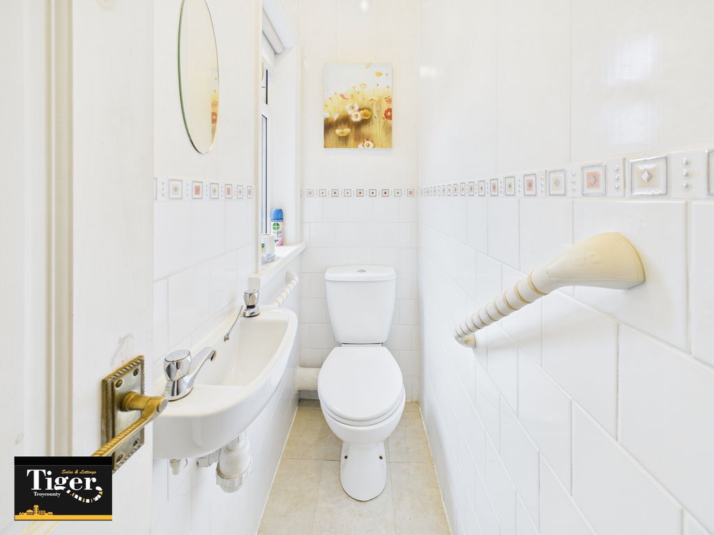 Property photo 3 of 19 Cam02176G0-Pr0727-Still006