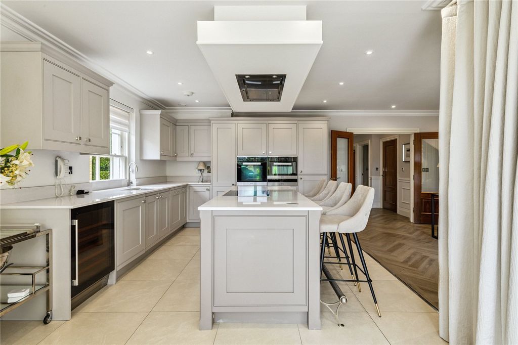 Property photo 2 of 13 Kitchen