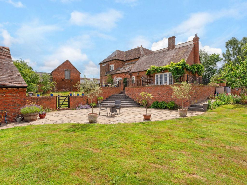 Property photo 2 of 32