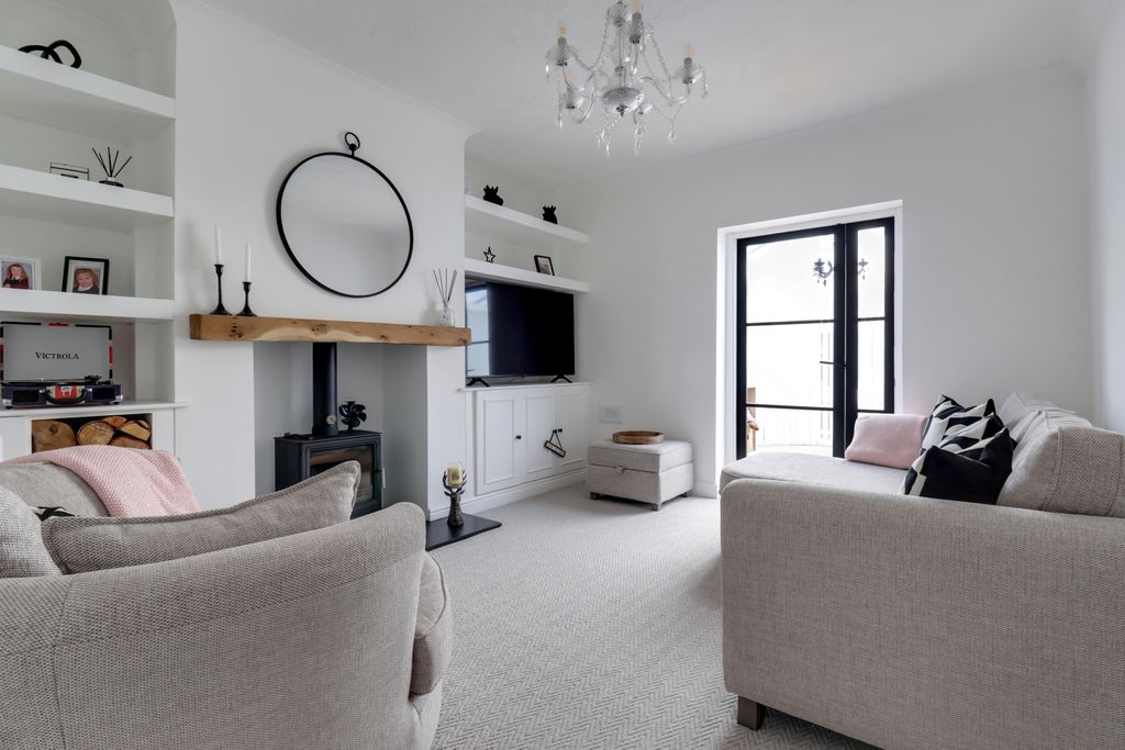 Property photo 3 of 25 3- Rob Hammond Ewemove Pontefract