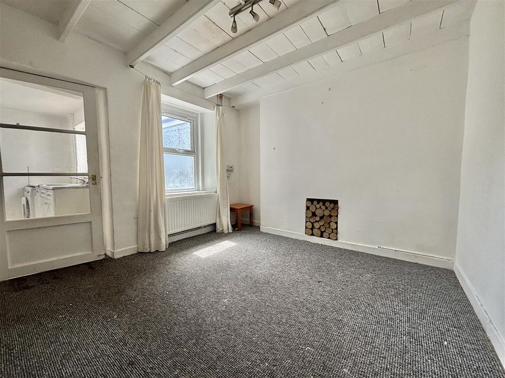 Property photo 2 of 16 Img_9925.Jpg