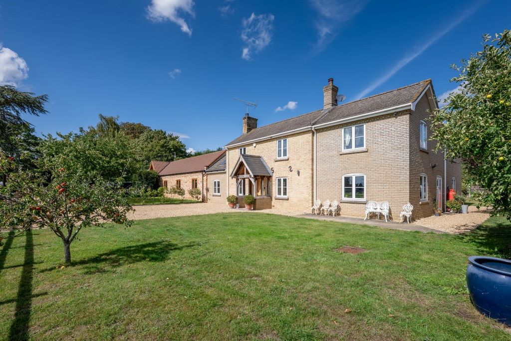 Property photo 1 of 30
