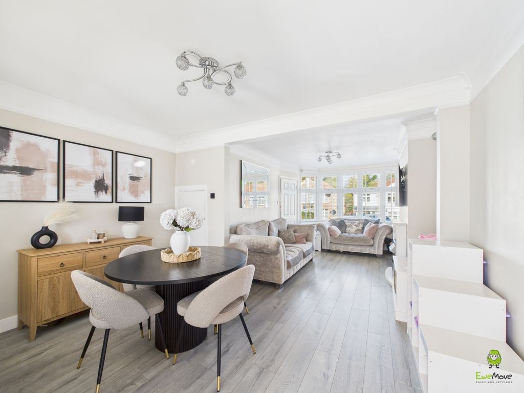 Property photo 2 of 10 Presented By Nicoleta At Ewemove Bexleyheath And D