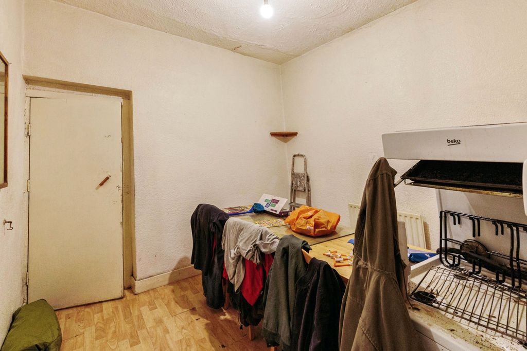 Property photo 3 of 17 Photography
