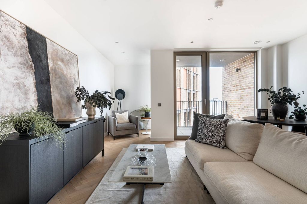 Property photo 3 of 19