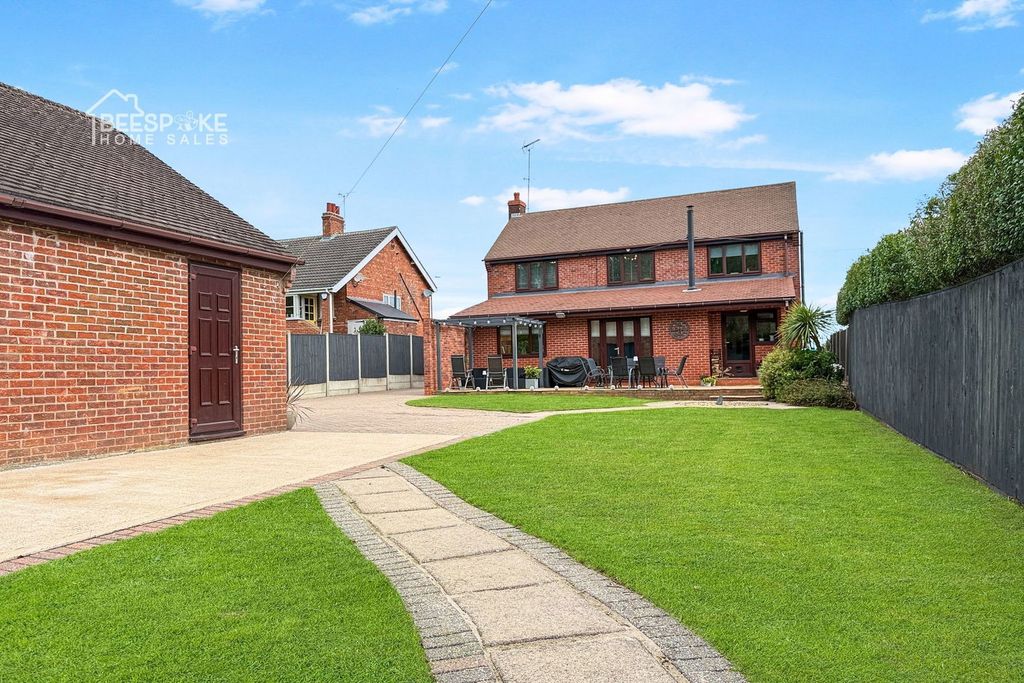 Property photo 3 of 37