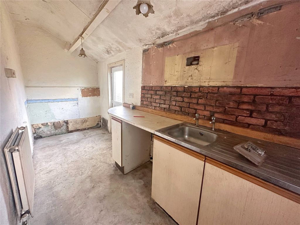 Property photo 2 of 13 Kitchen