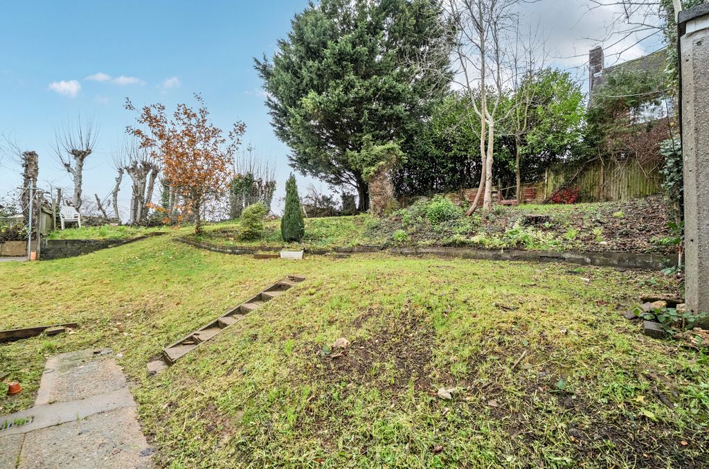 Property photo 3 of 15 1384665-4-6936Ca0...