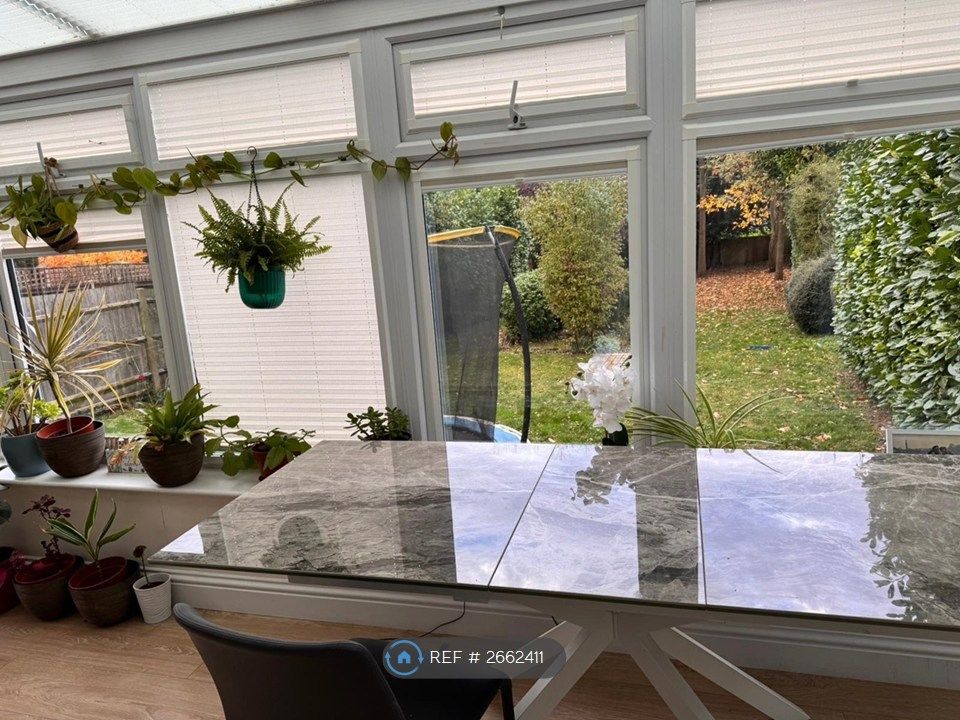 Property photo 3 of 11 Reception 2