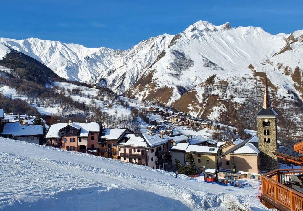 Property photo 3 of 5 Chalet For Sale St M