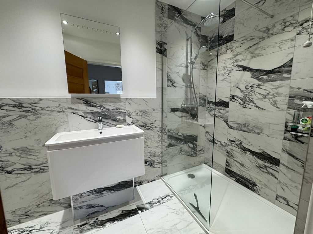 Property photo 2 of 3