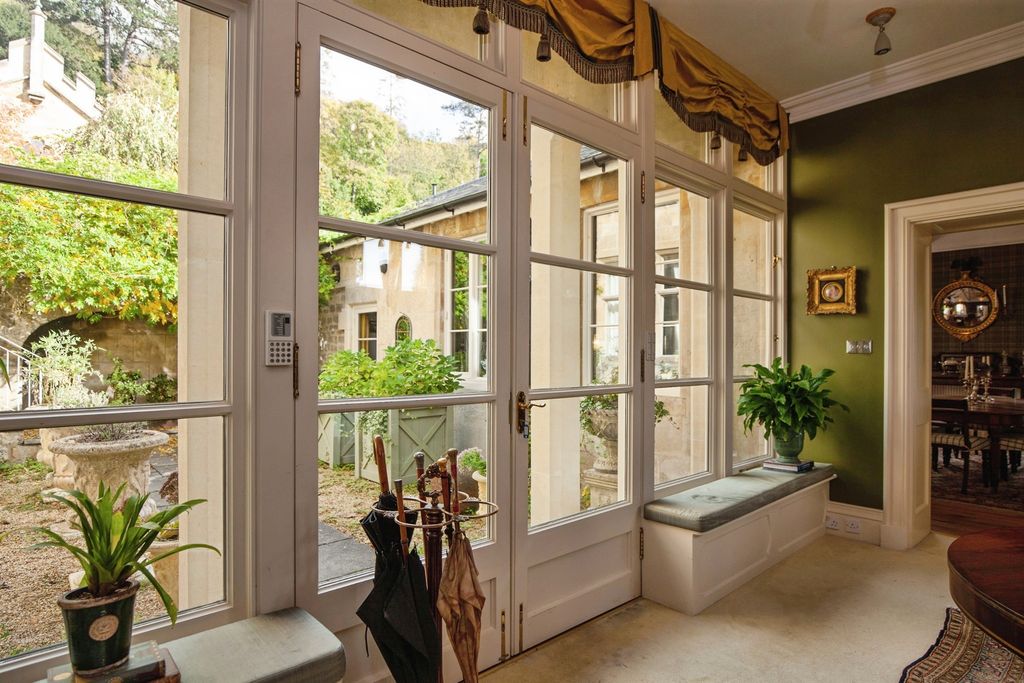 Property photo 3 of 21