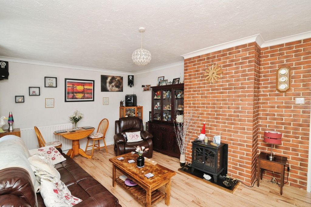 Property photo 3 of 20