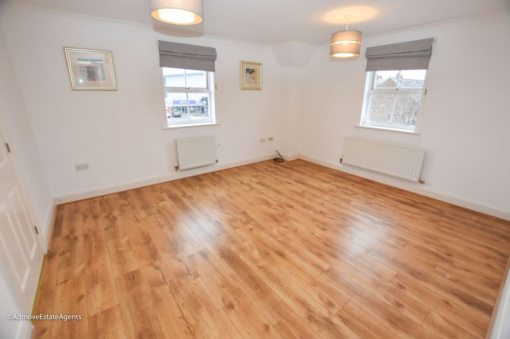 Property photo 2 of 7 Photo 6