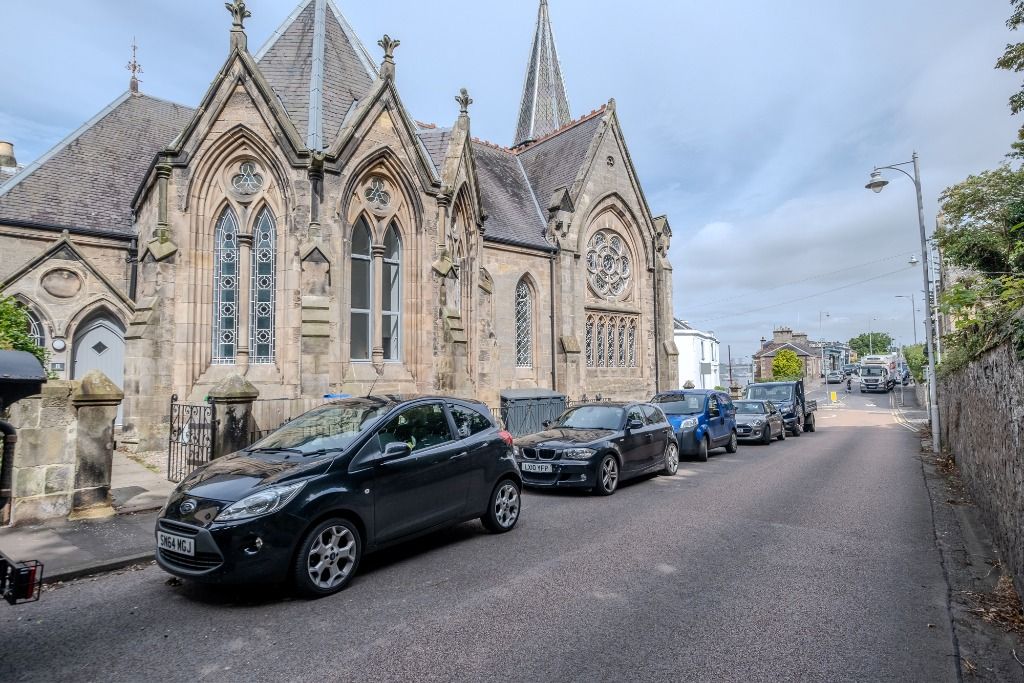 Property photo 1 of 33