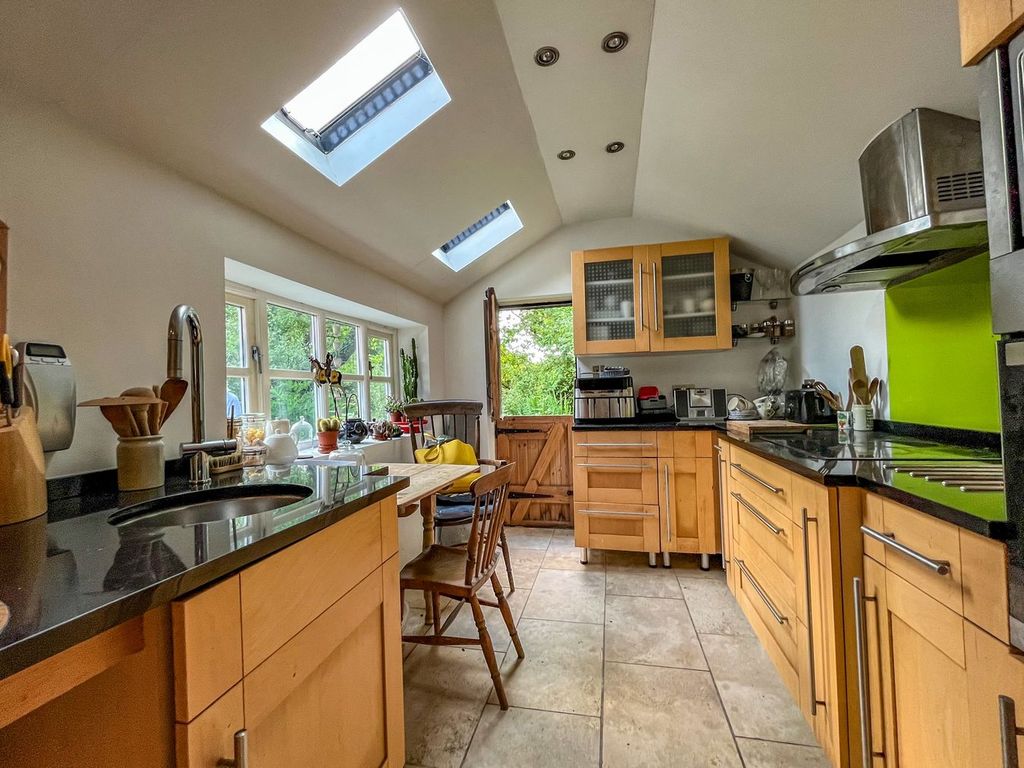 Property photo 2 of 22