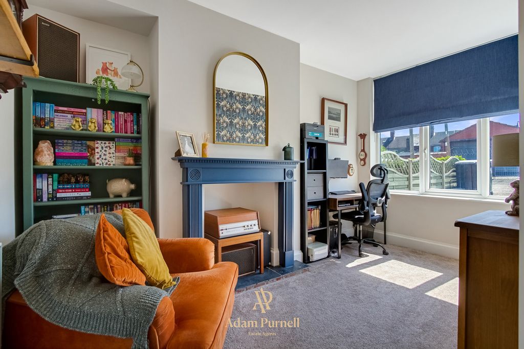 Property photo 2 of 25