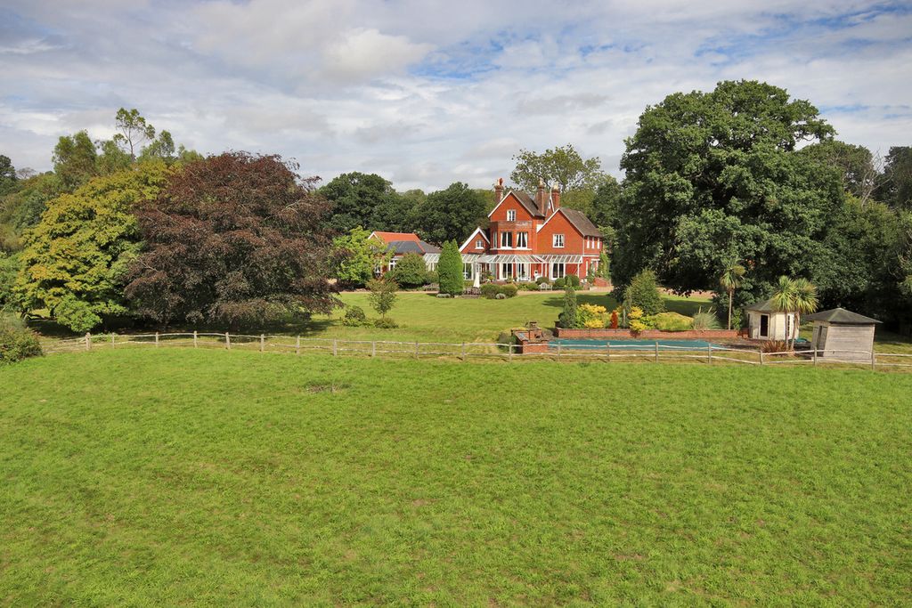 Property photo 1 of 34