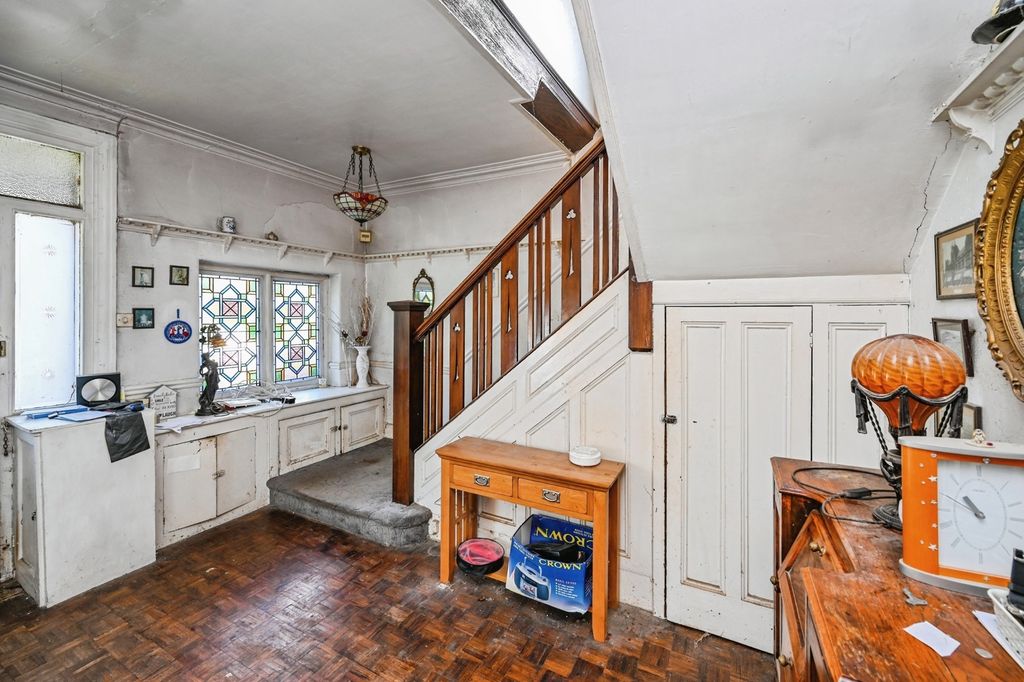Property photo 3 of 18 Pbox-Img.Jpg