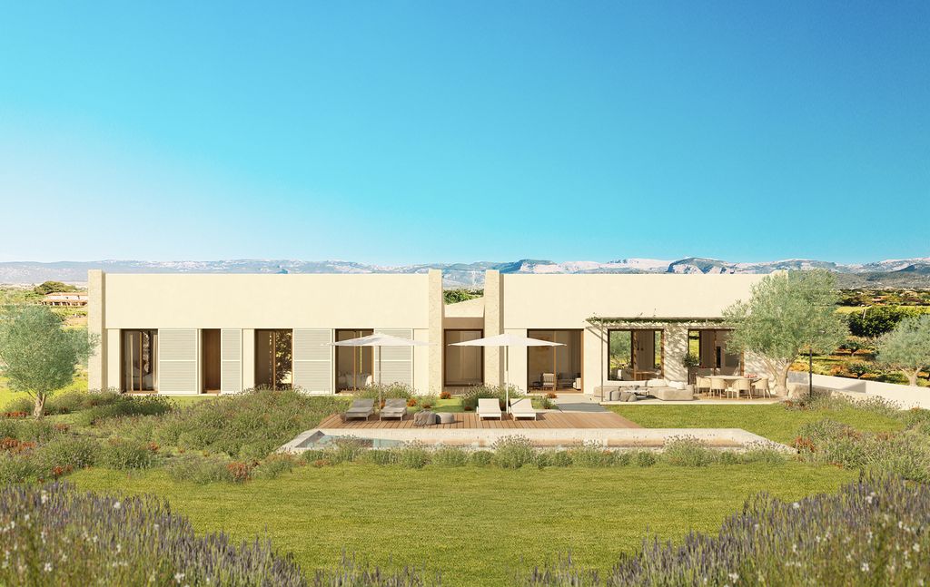 Property photo 1 of 18 Exterior 2C.Jpg