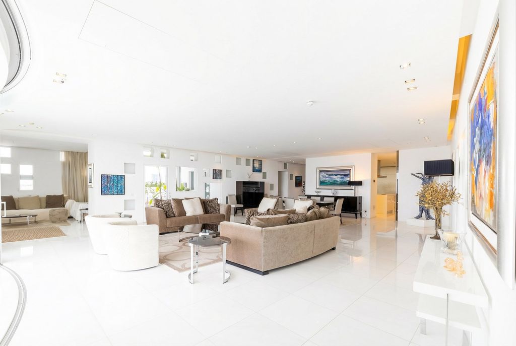 Property photo 2 of 29