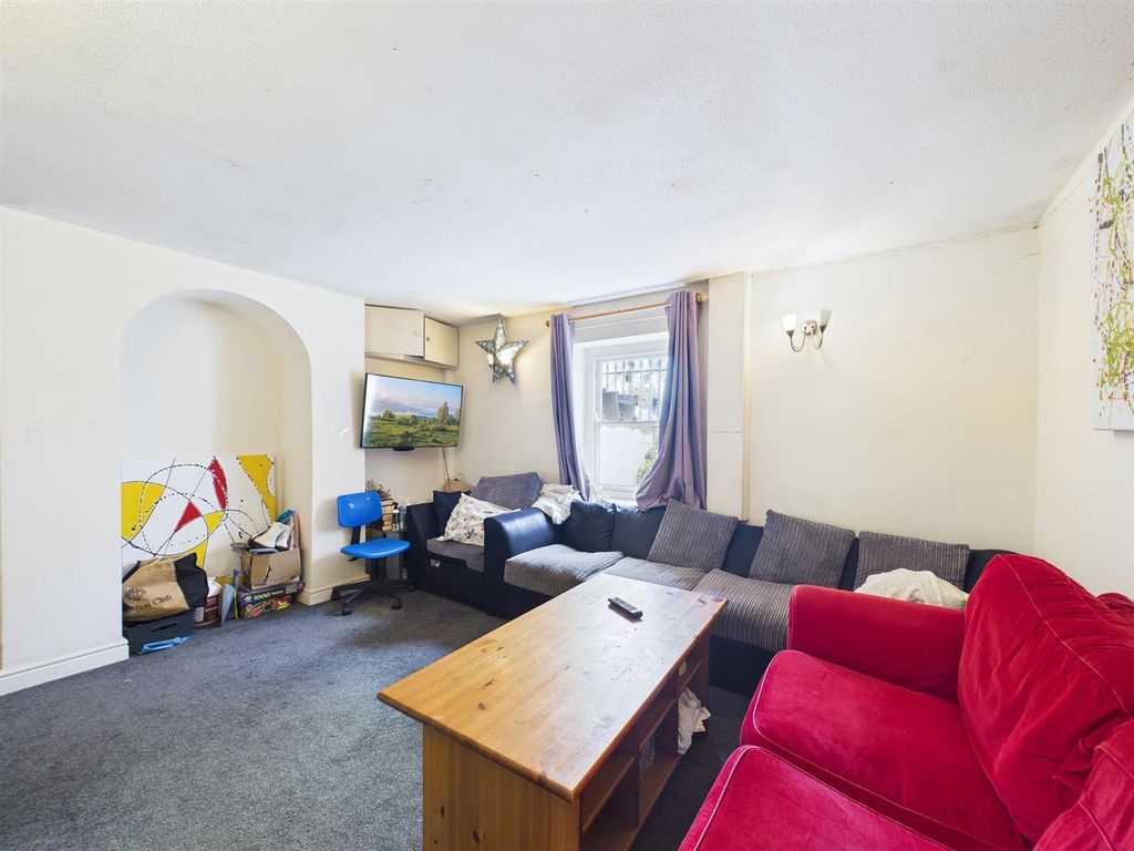 Property photo 2 of 18 2 - Georgian Townhouse For Auction, Redcliffe, Bri